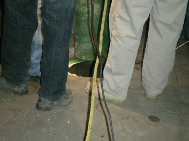 COLOCACIÓN DE POSTE METÁLICO