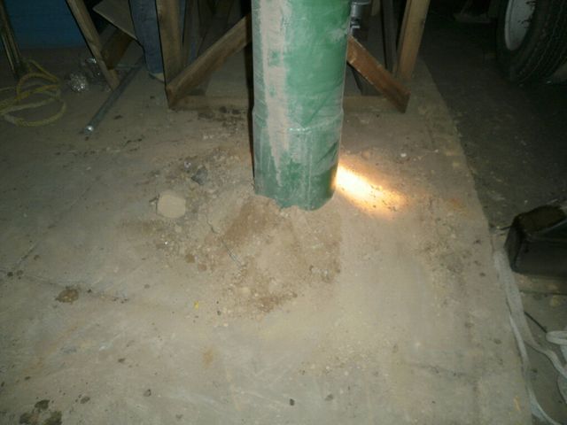 COLOCACIÓN DE POSTE METÁLICO